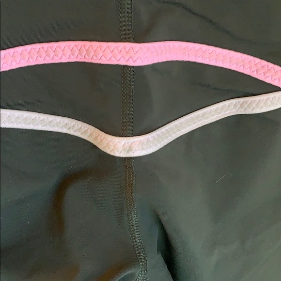 LuluLemon Crops - Picture 5 of 11